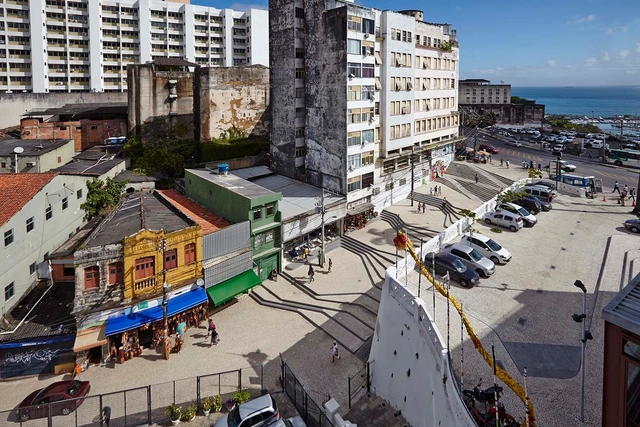 Ladera de Barroquinha / Metro Arquitetos Associados - Renovación