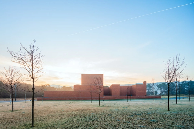 Teatre-Auditori de Llinars del Vallès / Álvaro Siza Vieira + Aresta + G.O.P. - Auditorio