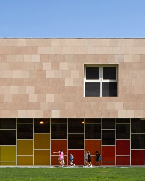 Escuela primaria Victory Heights / R+D Studio - Escuelas