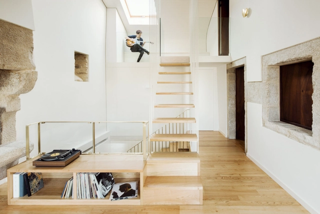 Casa do Medio / ARROKABE Arquitectos - Remodelaciones, Escaleras, Puerta, Fijación Vigas, Barandas
