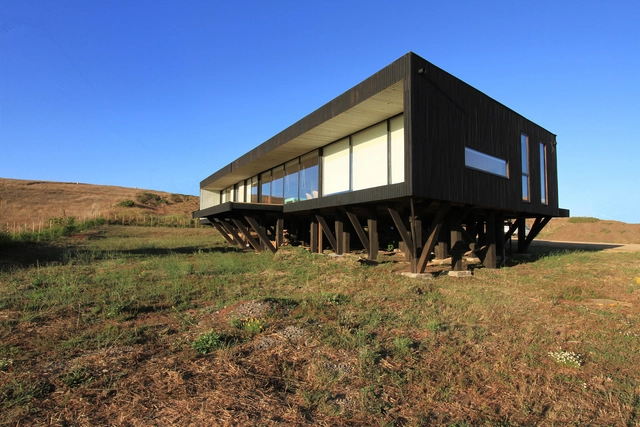 Casa Centinela Matanzas / Cristián Irarrázaval Andrews - Casas