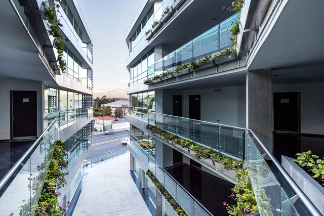 Edificio Halcón / TEC - Taller EC - Arquitectura De Oficinas