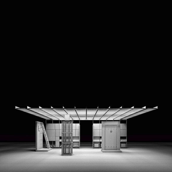 Exposição na Bienal de Veneza examina o julgamento de David Irving e a arquitetura do Holocausto - Imagem de Destaque