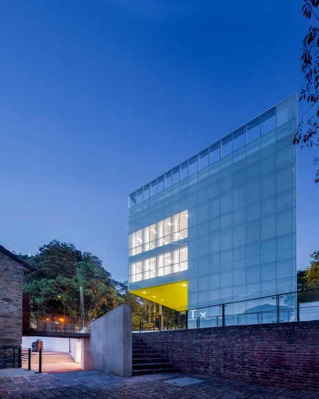 EDIFICIO TX / MGP Arquitectura y Urbanismo - Universidad, Fachada, Escaleras