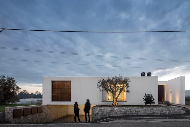 Casa dos Claros / Contaminar Arquitectos - Casas