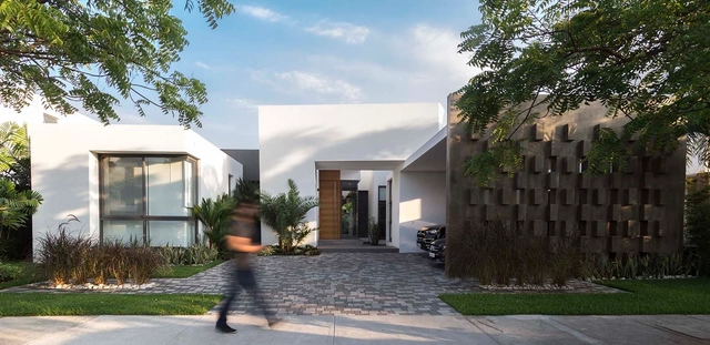 Casa MA / María Isabel Fuentes Harismendy - Casas, Patio interior, Fachada, Puerta