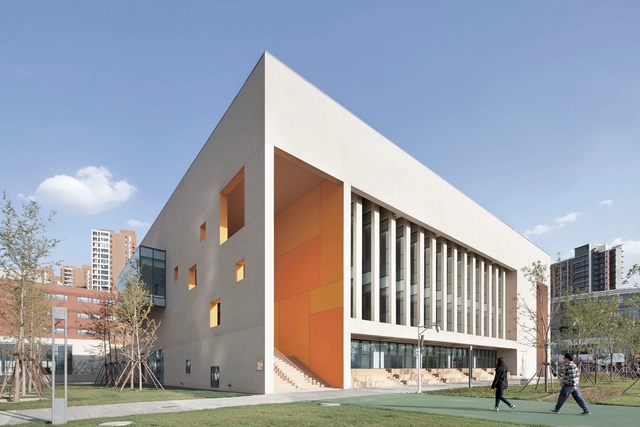 Escuela con un Espacio Abierto / Beijing Institute of Architectural Design 6th Division - Escuelas