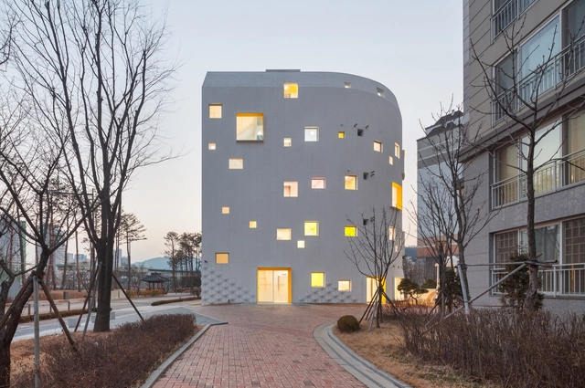 会呼吸的幼儿园 / OA-Lab - 幼儿园