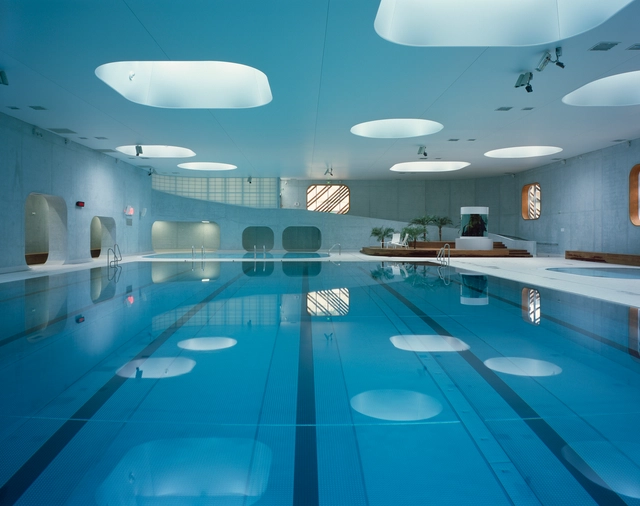 Piscina Feng Shui / Mikou Studio - Baños
