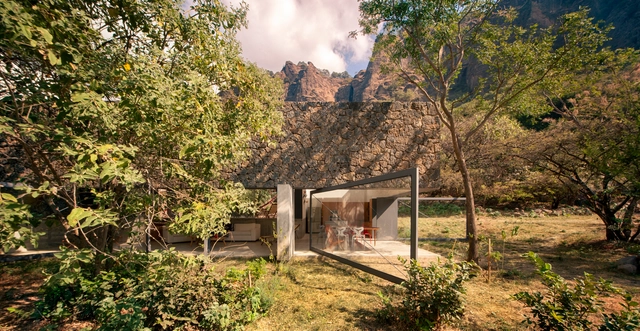 Casa Meztitla  / EDAA - Habitação Coletiva