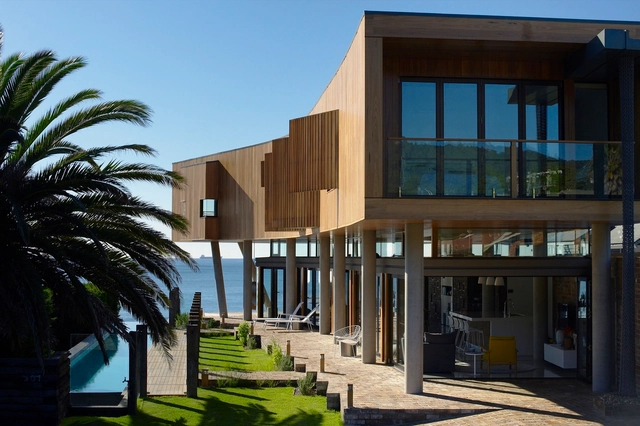 Casa de Playa en Austinmer / Alexander Symes Architect  - Casas