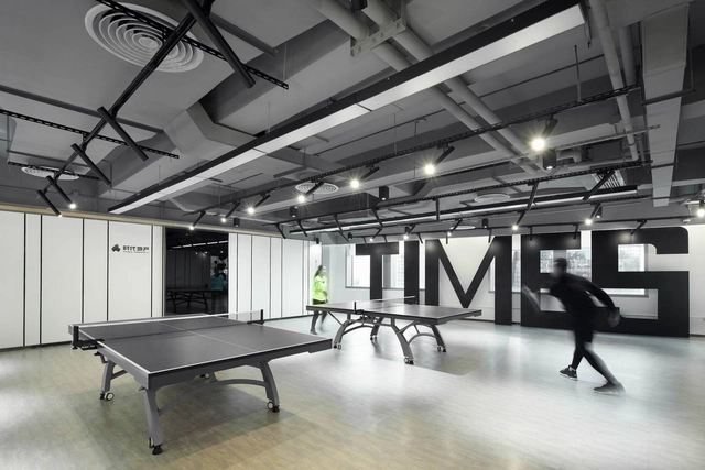 时代地产员工活动中心 / 广州共生形态设计集团 - 体育建筑室内
