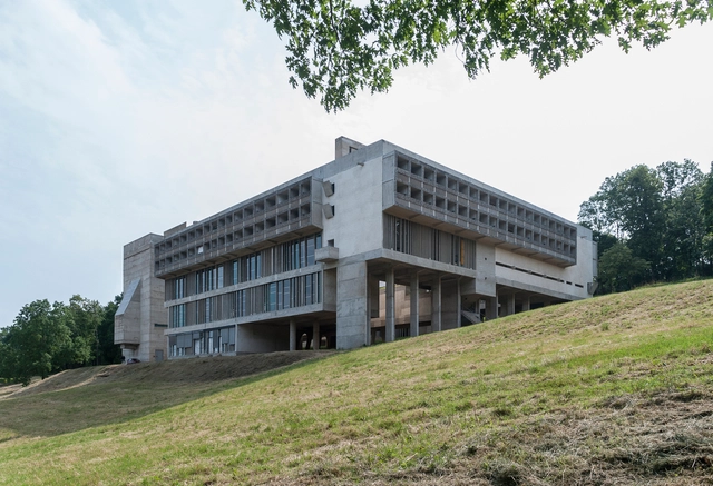 Clássicos da Arquitetura: Convento de La Tourette / Le Corbusier - Mosteiro