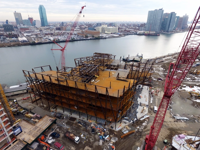 WEISS/MANFREDI's "The Bridge" Topped Off at Cornell Tech Campus - Featured Image