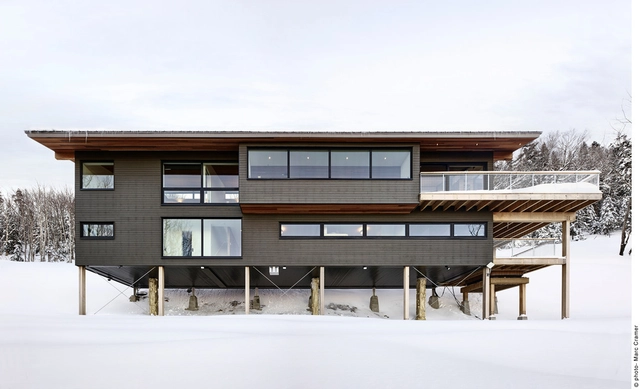 Chalet de Ski Laurentian / RobitailleCurtis - Casas