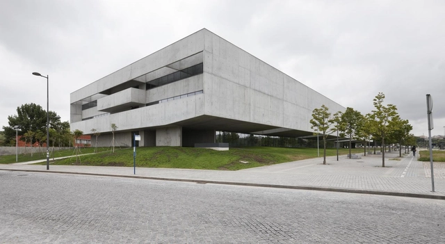 I3S - Instituto de Inovação e Investigação em Saúde / Serôdio, Furtado & Associados, Arquitectos Lda. - Laboratório, Fachada