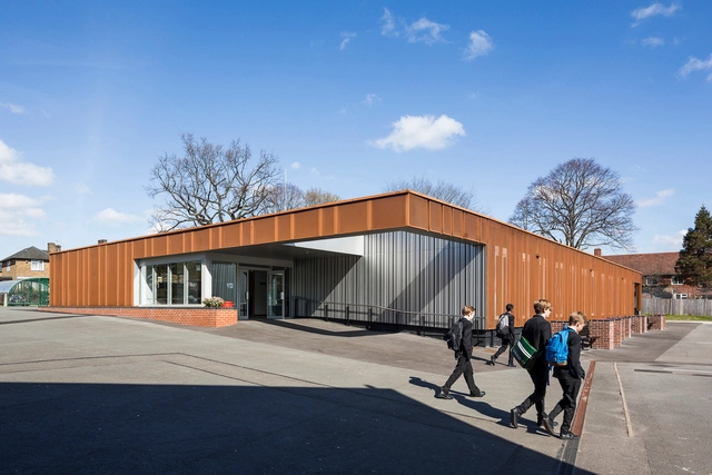 Universidad Deportiva para Hombres Carshalton / Fraser Brown MacKenna Architects - Escuelas