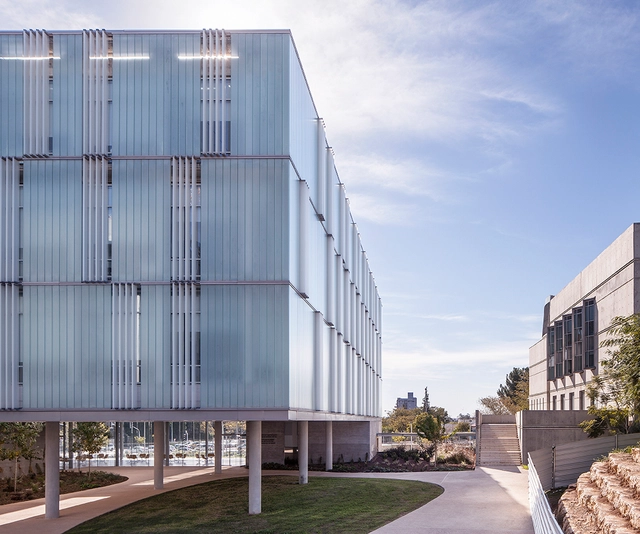 Instituto Nacional de Biotecnología / Chyutin Architects - Universidad