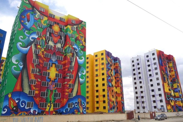 Inauguran un conjunto de viviendas sociales en El Alto intervenido con 14 murales de Mamani Mamani / Bolivia - Imagen Principal