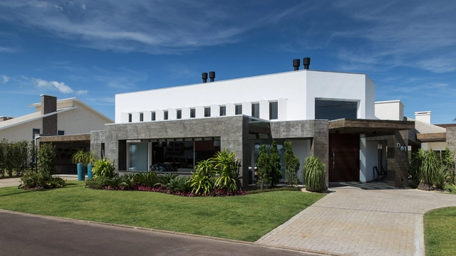 Casa D1 / Martin arquitetura + engenharia - Casas, Porta, Fachada