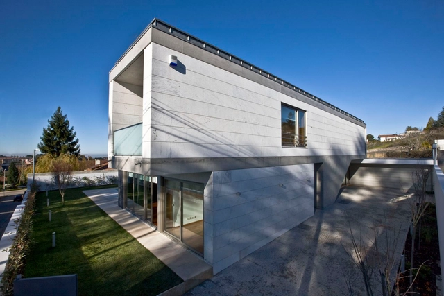 Casa A.R  / Atelier d'Arquitectura J.A Lopes da Costa - Casas, Fachada