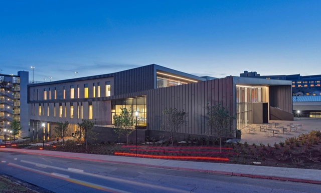 Universidad de Arkansas Champions Hall / SmithGroup - Edificios Para Estudiantes