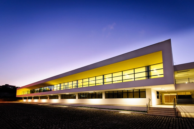 Escola de Governo do Estado do Rio Grande do Norte / Carlos Ribeiro Dantas Arquitetos Associados - Ensino Superior, Fachada, Porta