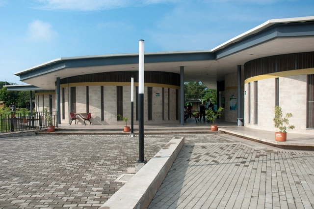 Parque Educativo Río de Guaduas / Célula Arquitectura - Centro Comunitario