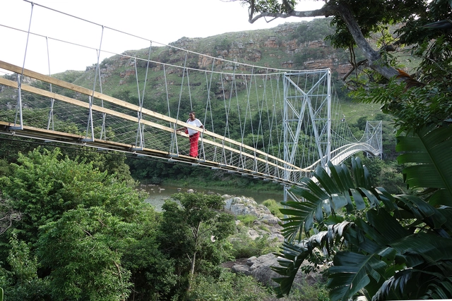 Puente Mzamba / CUAS + buildCollective NPO - Puentes