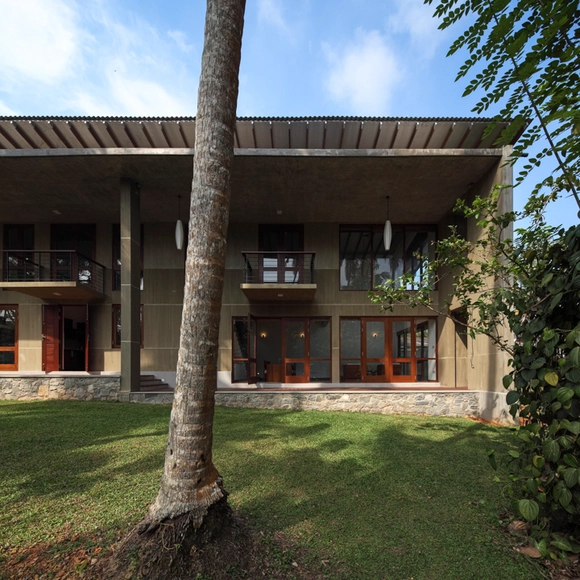 Polwaththa House  / Chinthaka Wickramage Associates - Houses, Courtyard, Facade