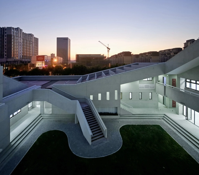 Escuela Secundaria De Fu  / Atelier GOM  - Escuela Secundaria