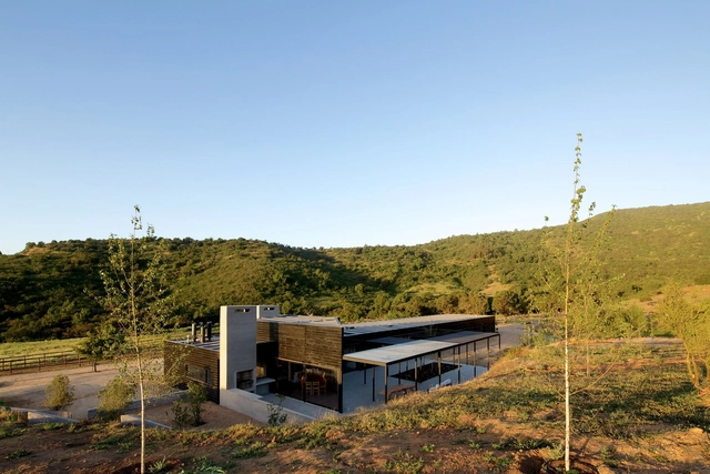 Casas 10 y 10 + 10 / Gonzalo Mardones Viviani - Casas