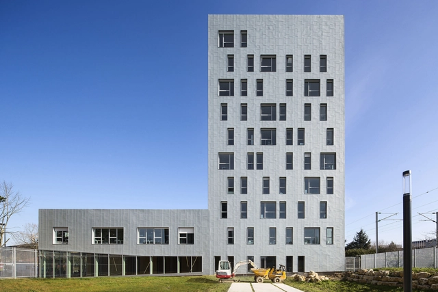 Torre Kanoa / Studio 02  - Edificio De Oficinas