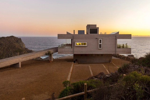 凸窗住宅  / Víctor Gubbins Browne + Gubbins Arquitectos - 住宅