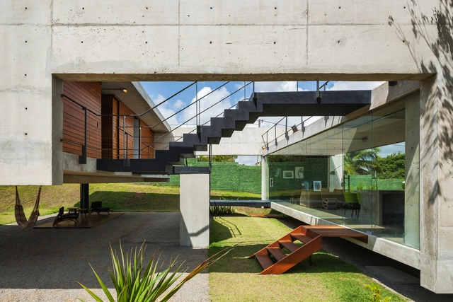 Casa das duas vigas / Yuri Vital - Casas
