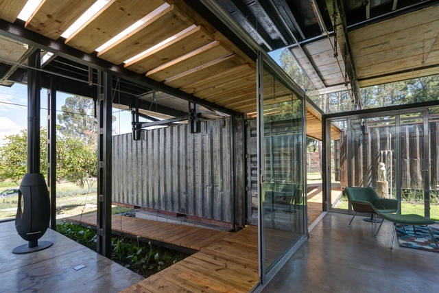 Casa RDP  / Daniel Moreno Flores + Sebastian Calero  - Casas