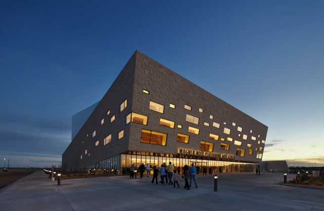 Centro de Artes Escénicas Wagner Noël / Bora Architects + Rhotenberry Wellen Architects - Centro De Artes Escénicas
