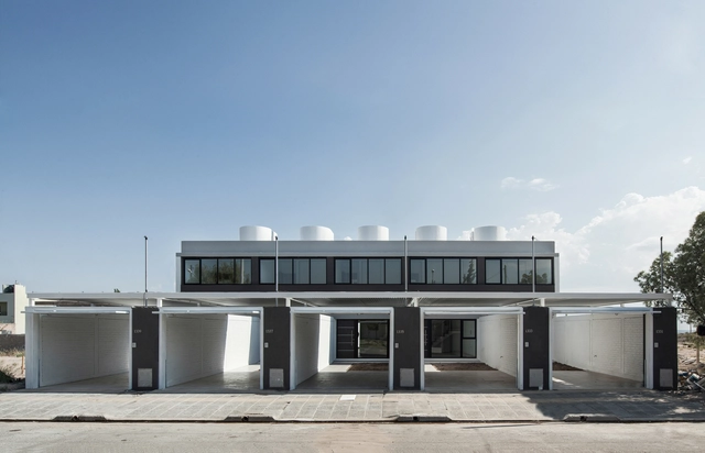5DAVC  / M2G Arquitectos - Casas, Puerta, Fachada