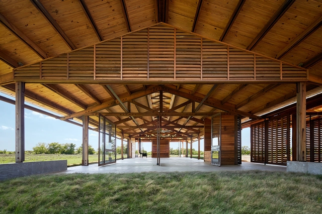 德克萨斯洲首座自循环建筑 / Lake|Flato Architects - 展馆