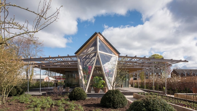 Centro Maggie del Cáncer en Manchester / Foster + Partners - Centro De Rehabilitación