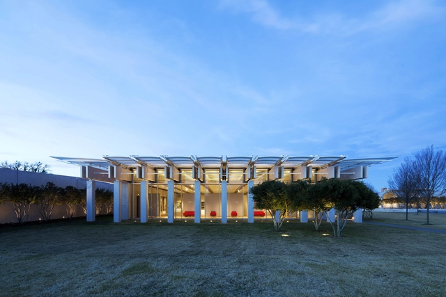 Kimbell Art Museum Expansion / Renzo Piano Building Workshop  + Kendall/Heaton Associates - Pavilion