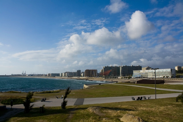 Matosinhos inaugura via pedonal projetada por Álvaro Siza - Imagem de Destaque