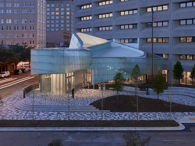 A. H. McCoy Federal Office / Schwartz-Silver Architects - Edifícios De Escritórios