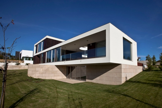 Casa A.G. /  + Atelier d'Arquitectura J. A. Lopes da Costa - Casas