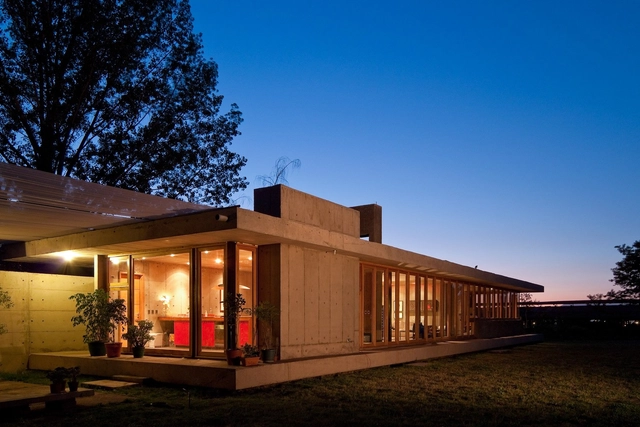 Casa en Peñalolén / Planmaestro - Casas