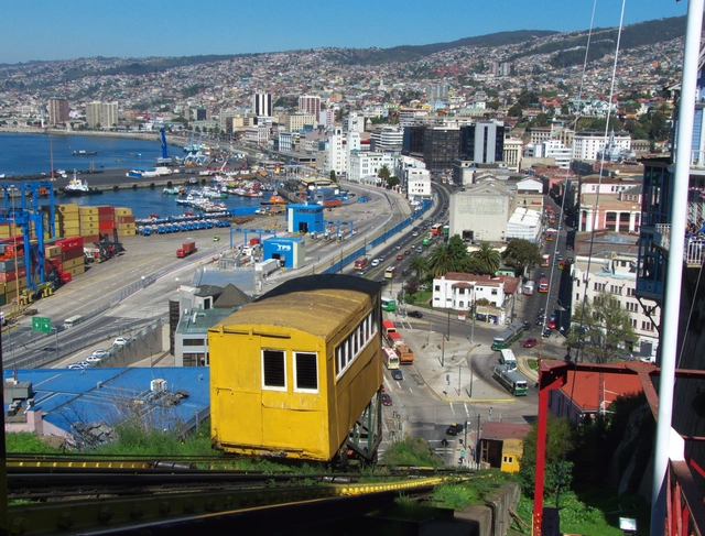 Colegio de Arquitectos de Chile presenta carta a Presidenta Bachelet por situación en Valparaíso - Imagen Principal
