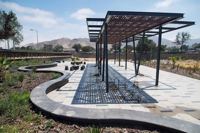 Parque Urbano Kaukari / Teodoro Fernández Arquitectos - Parque