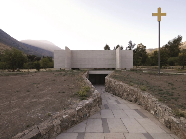 Capilla del Retiro / Undurraga Devés Arquitectos - Capilla, Fachada