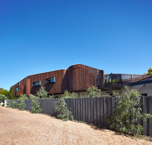 澳大利亚应用可持续技术的 Mosman Bay 别墅  / iredale pedersen hook architects - 住宅