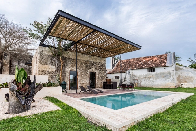 Hacienda Niop  / R79 + AS Arquitectura - Servicios, Jardín, Fachada, Sillas, Mesas